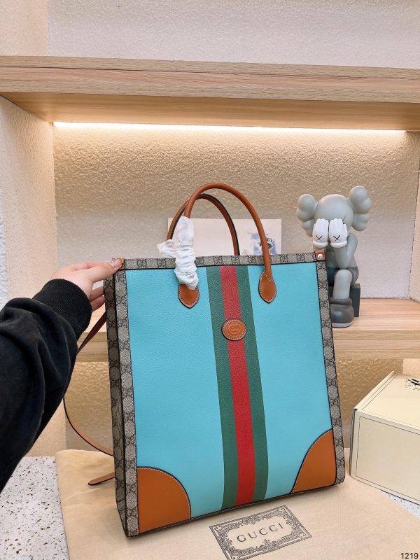 Gucci GG Supreme 2 Way Tote Bag