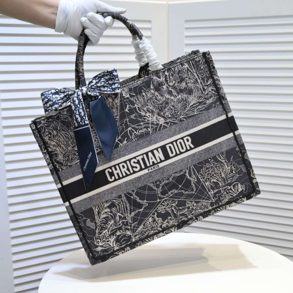 Medium Dior Book Tote