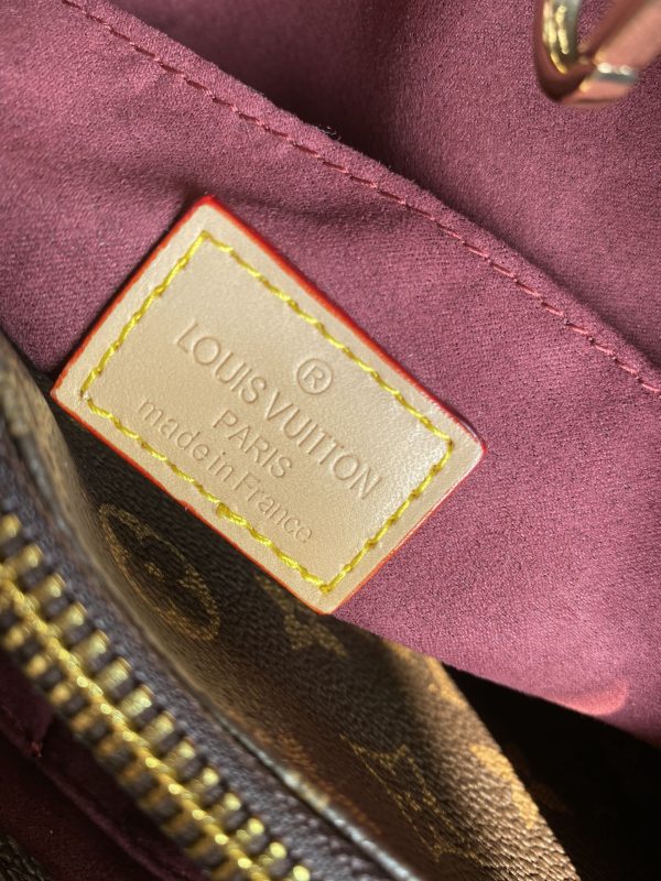 Louis Vuitton Montaigne