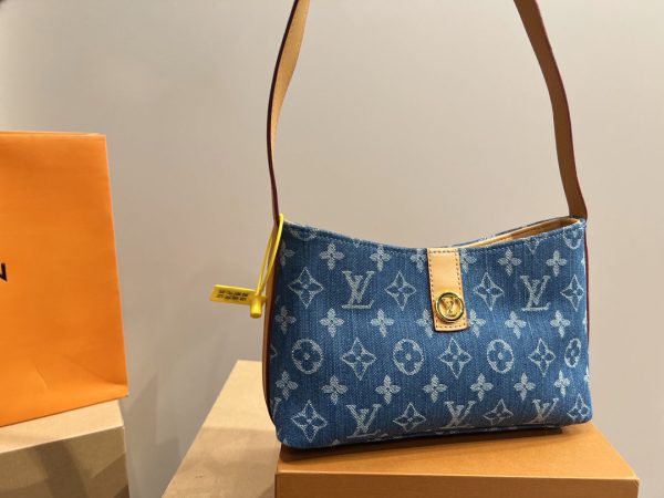 LV Hills Pochette Bag Monogram