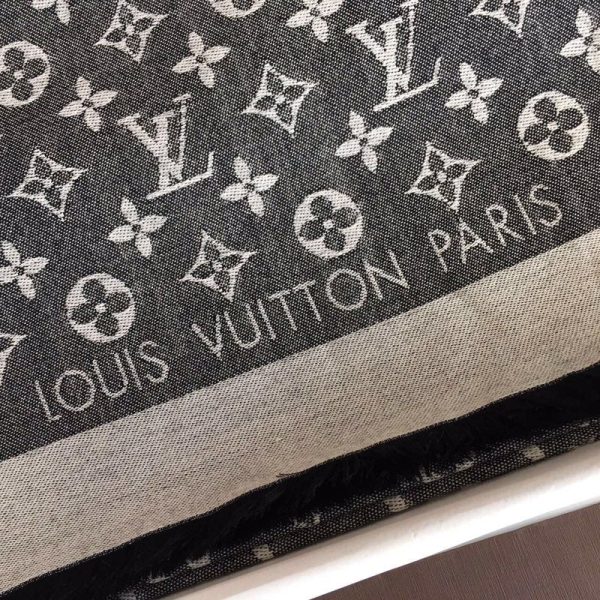 EN – Luxury LUV Scarf 019