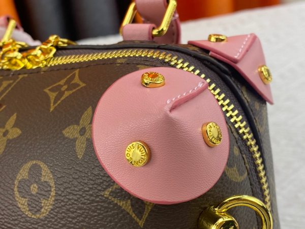 Louis Vuitton Petite Malle