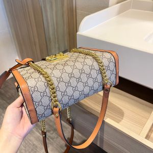 GUCCI Padlock Small GG Supreme shoulder bag