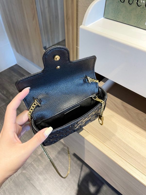 Gucci GG Marmont Matelassé Super Mini Bag