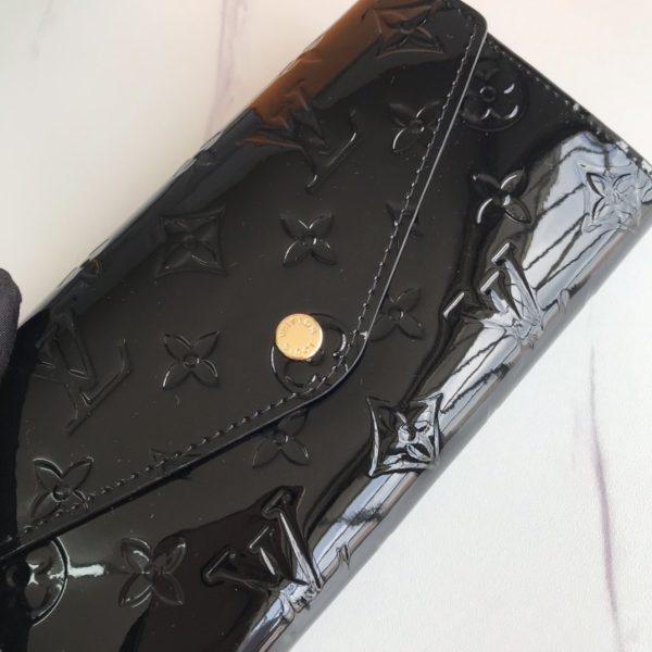 LOUIS VUITTON  Vernis Sarah Wallet Black