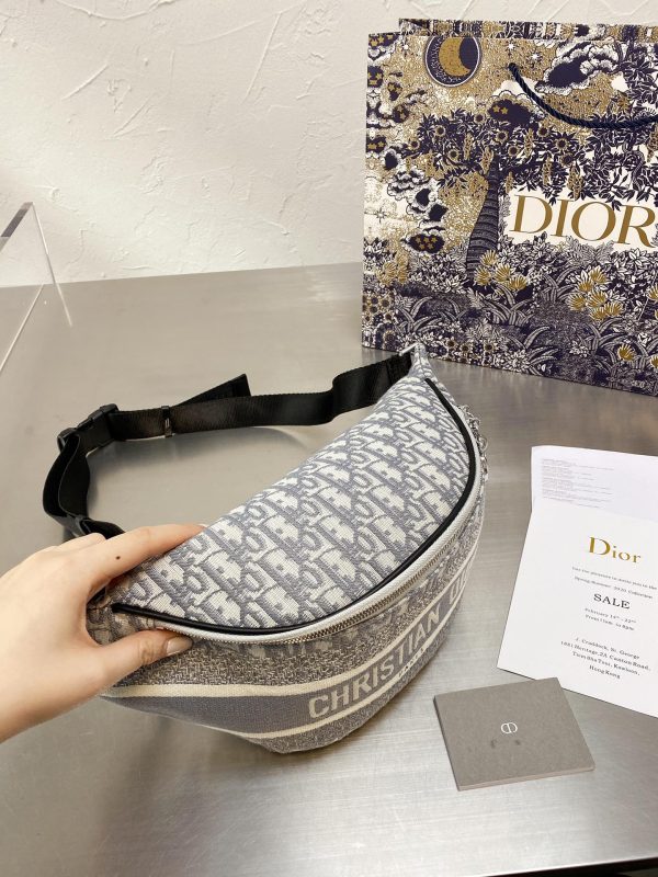 DIOR Dior Medium DiorTravel Nomad Pouc