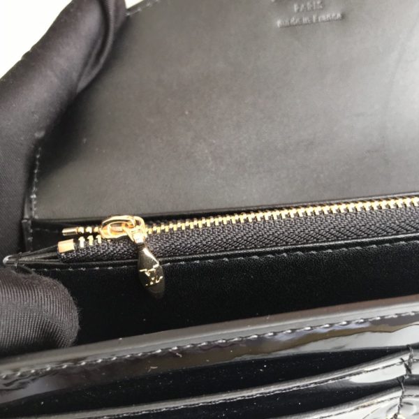 LOUIS VUITTON  Vernis Sarah Wallet Black