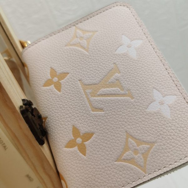 Louis Vuitton Cléa wallet