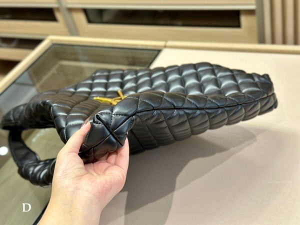 Women Saint Laurent Icare Maxi Shopping Bag In Quilted Lambskin