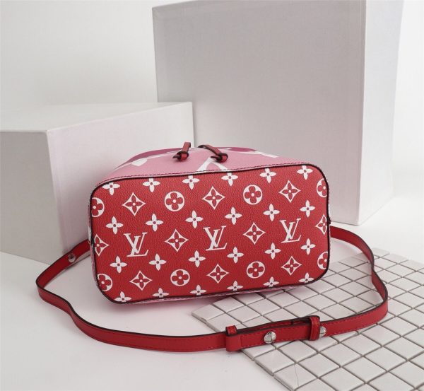 LOUIS VUITTON ESCALE NEVERFULL MM TOTE