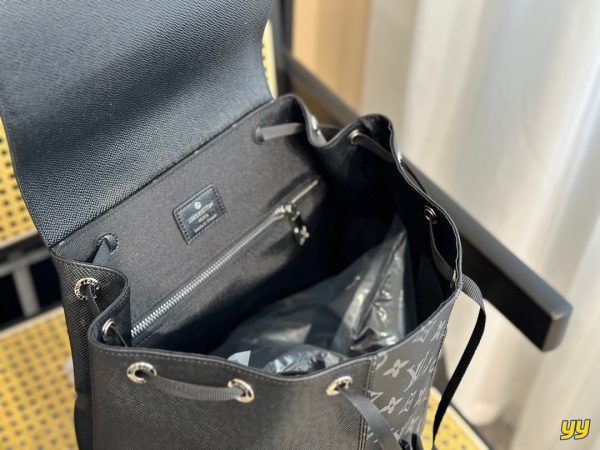 Louis Vuitton Outdoor Backpack da taiga