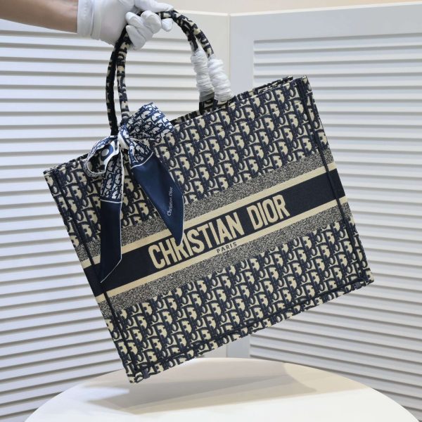 DIOR TOTEBAGS