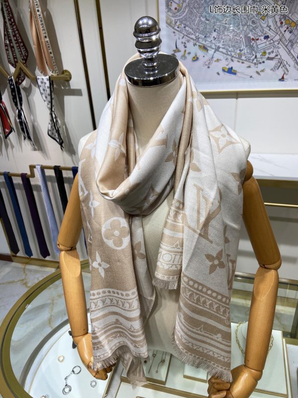 EN – Luxury LUV Scarf 004