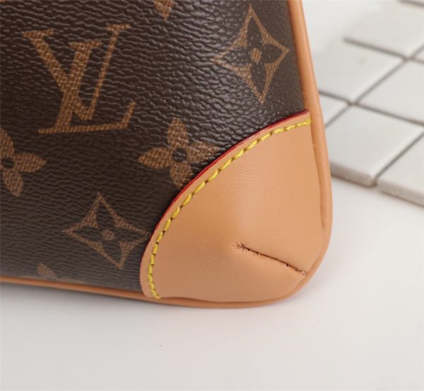 Louis Vuitton Monogram Coussin Gm