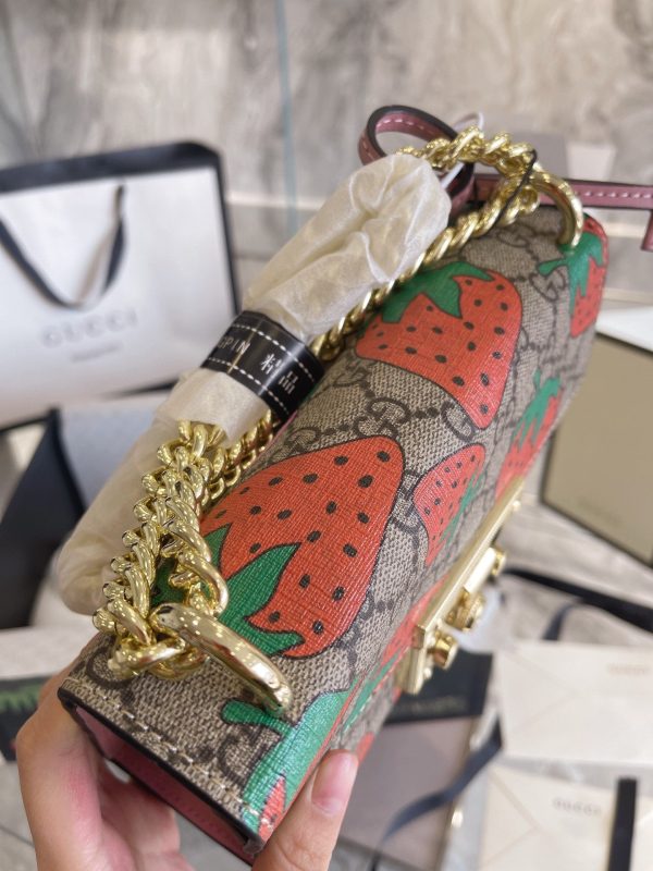 Gucci Padlock Shoulder Bag GG Strawberry Small Beige/Ebony Multicolor