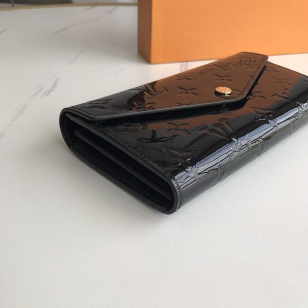 LOUIS VUITTON  Vernis Sarah Wallet Black