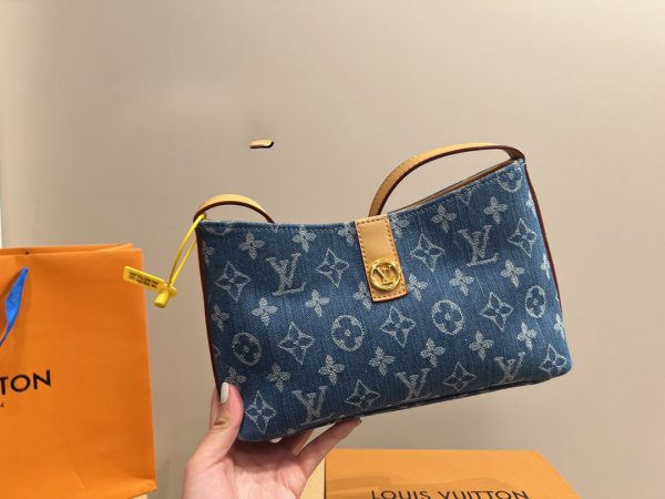 LV Hills Pochette Bag Monogram