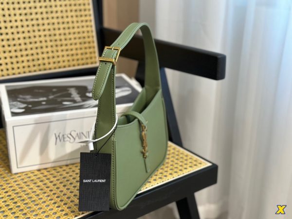 Ysl Le 5 A 7 Hobo Bag In Smooth Green