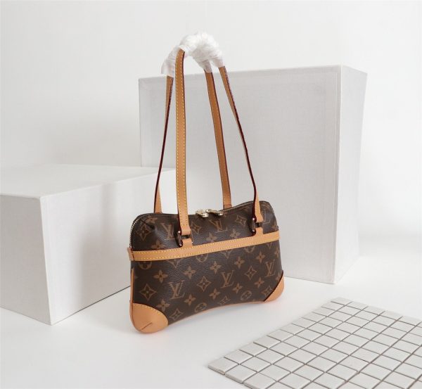 Louis Vuitton Monogram Coussin Gm