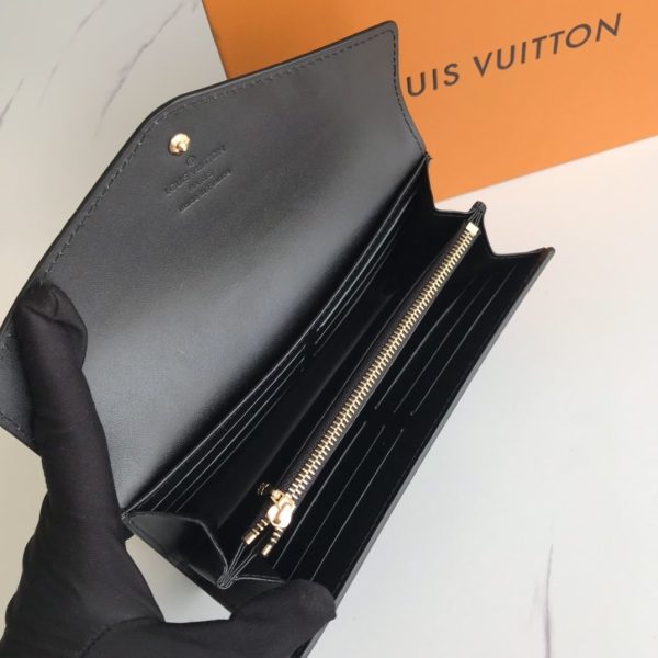 LOUIS VUITTON  Vernis Sarah Wallet Black