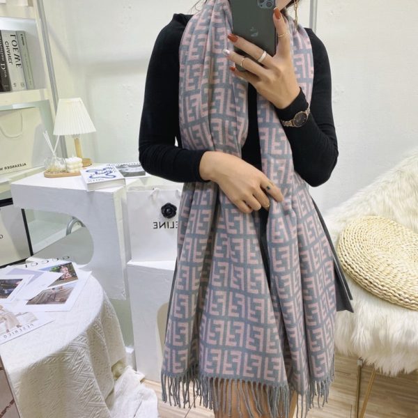 EN – Luxury FEI Scarf 017