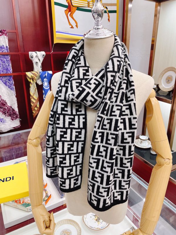 EN – Luxury FEI Scarf 004