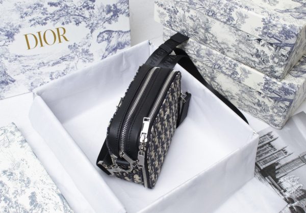 Clutch Dior Toiletry Bag Beige and Black Dior Oblique Jacquard