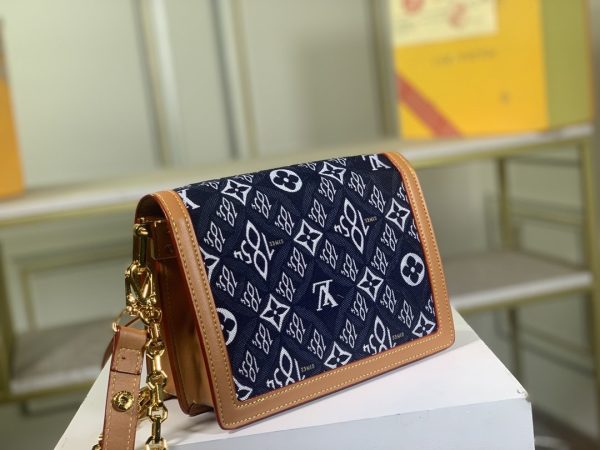 LV Louis Vuitton Dauphine MM Bag Monogram