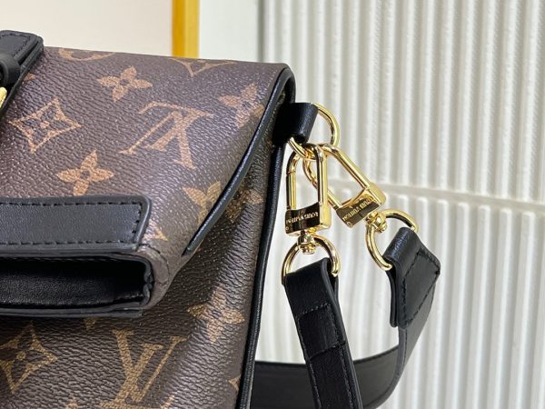 LOUIS VUITTON STEAMER BAG