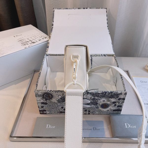 Dior 30 Montaigne Box Bag White