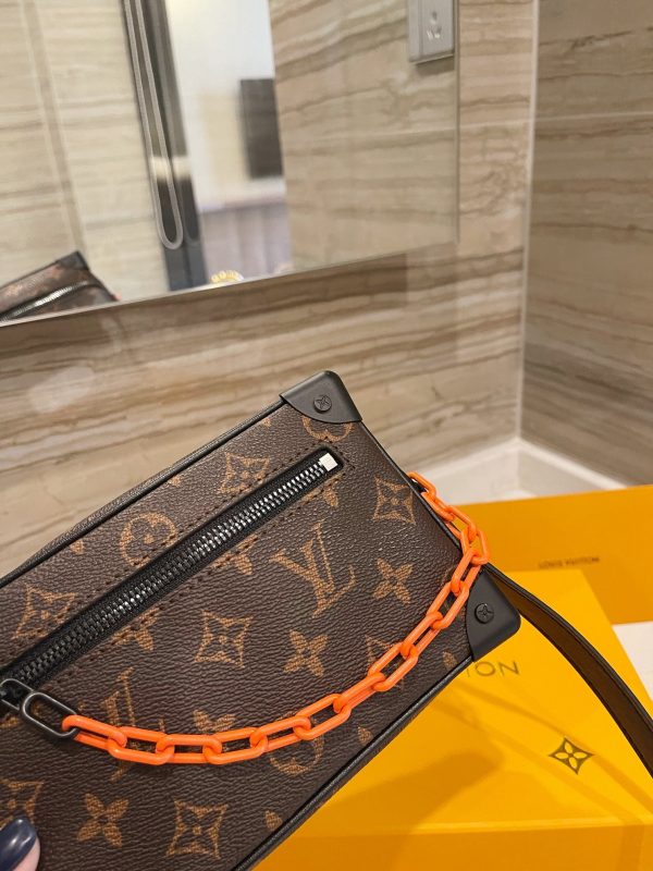 CHN LOUIS VUITTON SOFT TRUNK