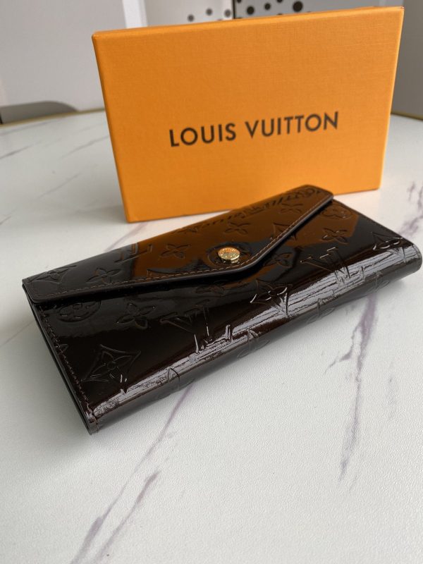 Louis Vuitton Wallet Sarah Monogram Vernis Amarante