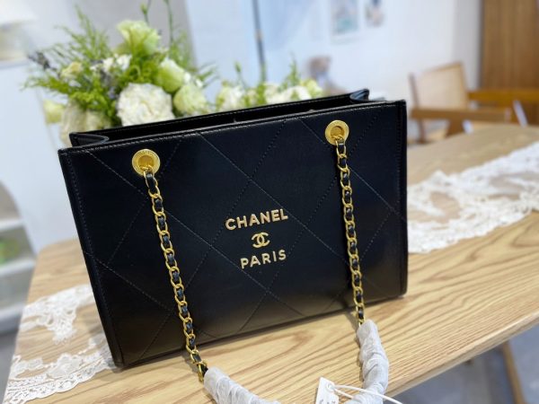 CHANEL CLASSIC DOUBLE FLAP BAG