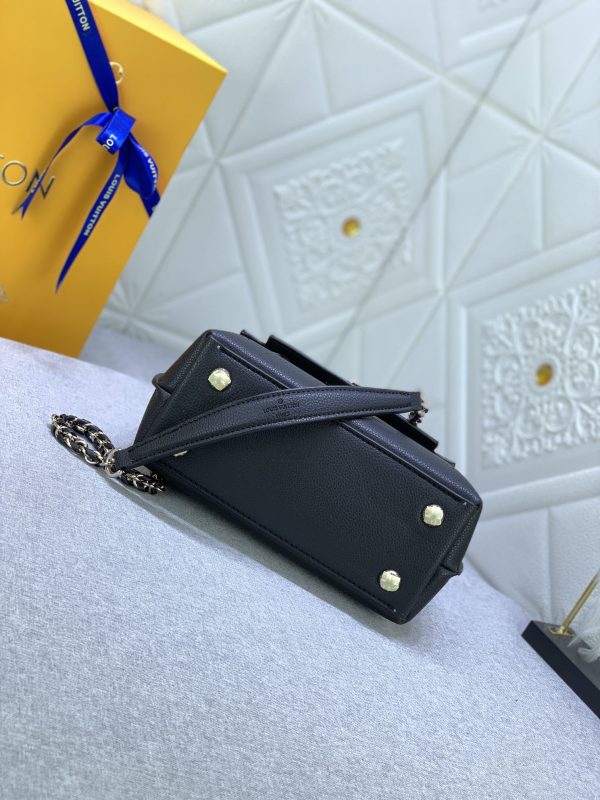 LOUIS VUITTON Lockme Ever Mini