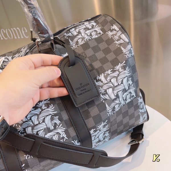 Louis Vuitton – Travel bag