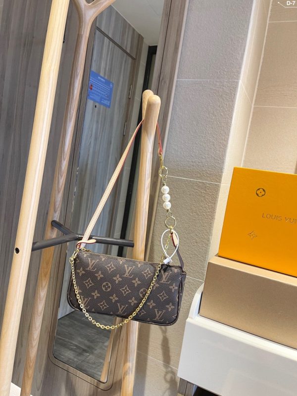 LV Ivy Monogram M81911