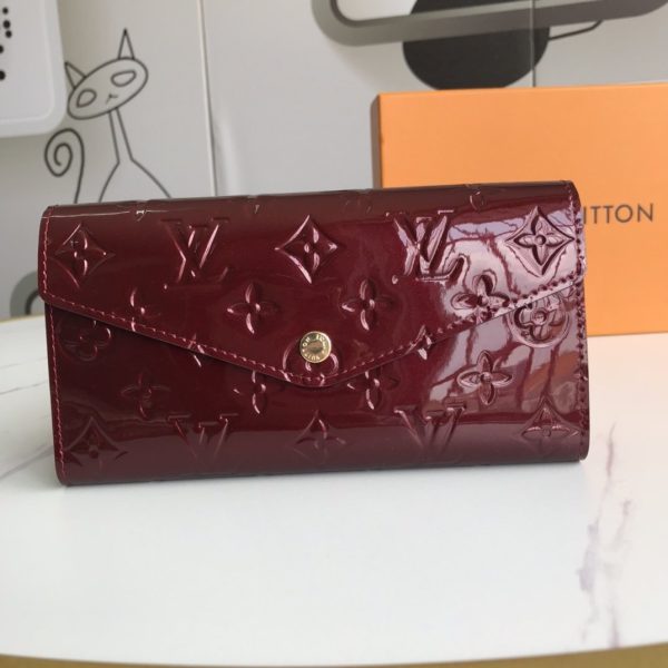 LOUIS VUITTON Sarah Monogram Vernis Wallet Rouge Fauviste