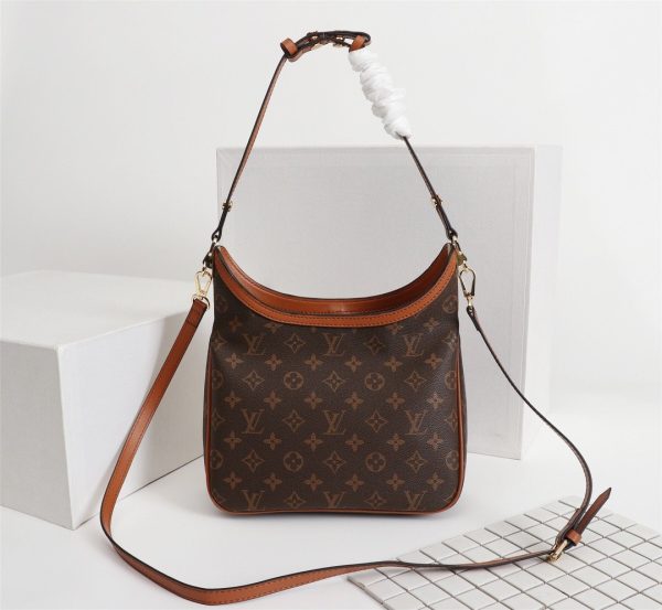 Louis Vuitton Monogram Canvas Dauphine PM