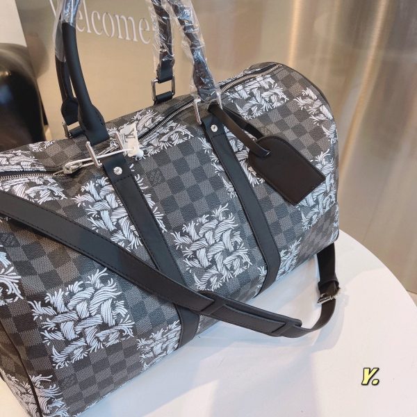 Louis Vuitton – Travel bag