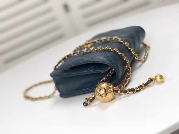 Chanel CC Wallet on chain