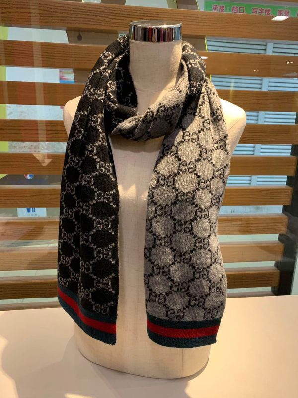 EN – Luxury GCI Scarf 007