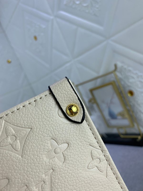 LOUIS VUITTON Onthego MM