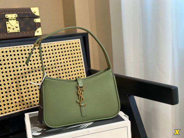 Ysl Le 5 A 7 Hobo Bag In Smooth Green