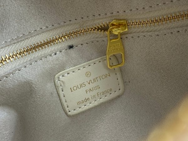 Louis Vuitton Petite Malle Souple