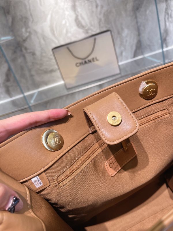 Chanel 22 Small Handbag