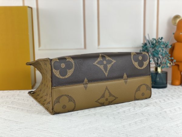 LOUIS VUITTON Onthego MM