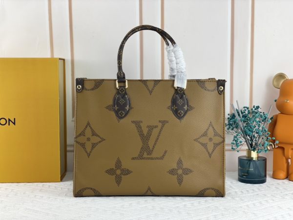 LOUIS VUITTON Onthego MM