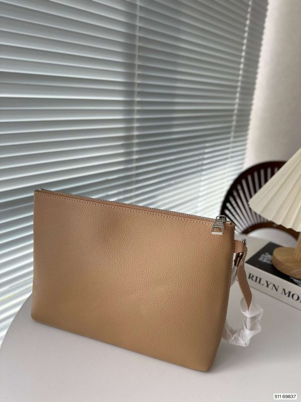 Lv CLUTCH BAG