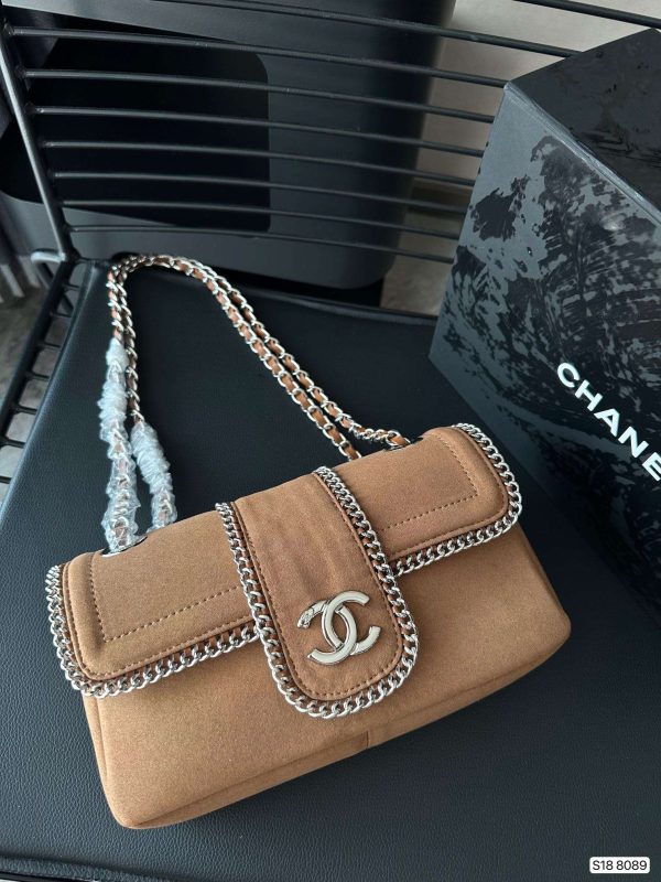 Chanel stunning chain bag