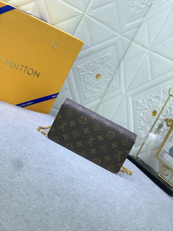 Louis Vuitton Wallet On Chain Lily